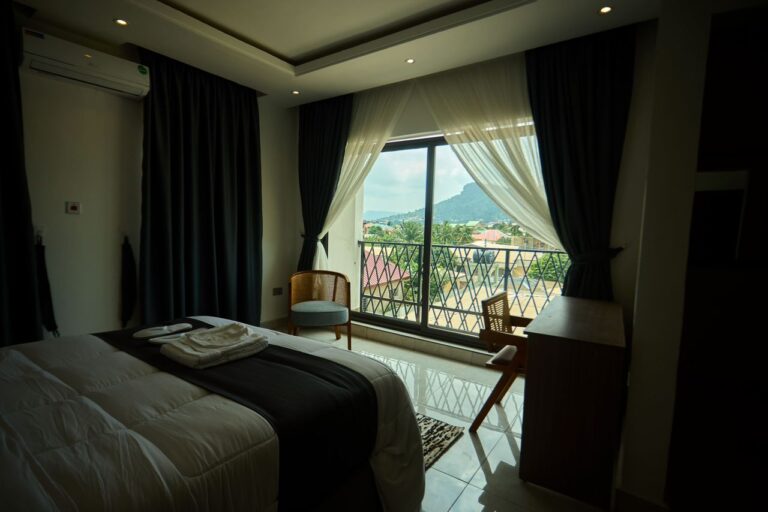 2024 08 28 16 768x512