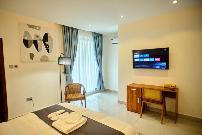 2024 08 28 21 768x512