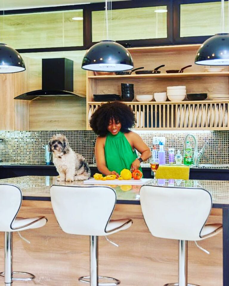 369934490 874622167642703 2013736056132259396 n 768x958