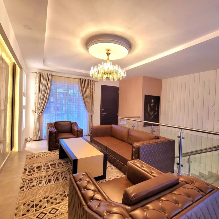 382241357 698990958928136 1999415479425708075 n 768x768