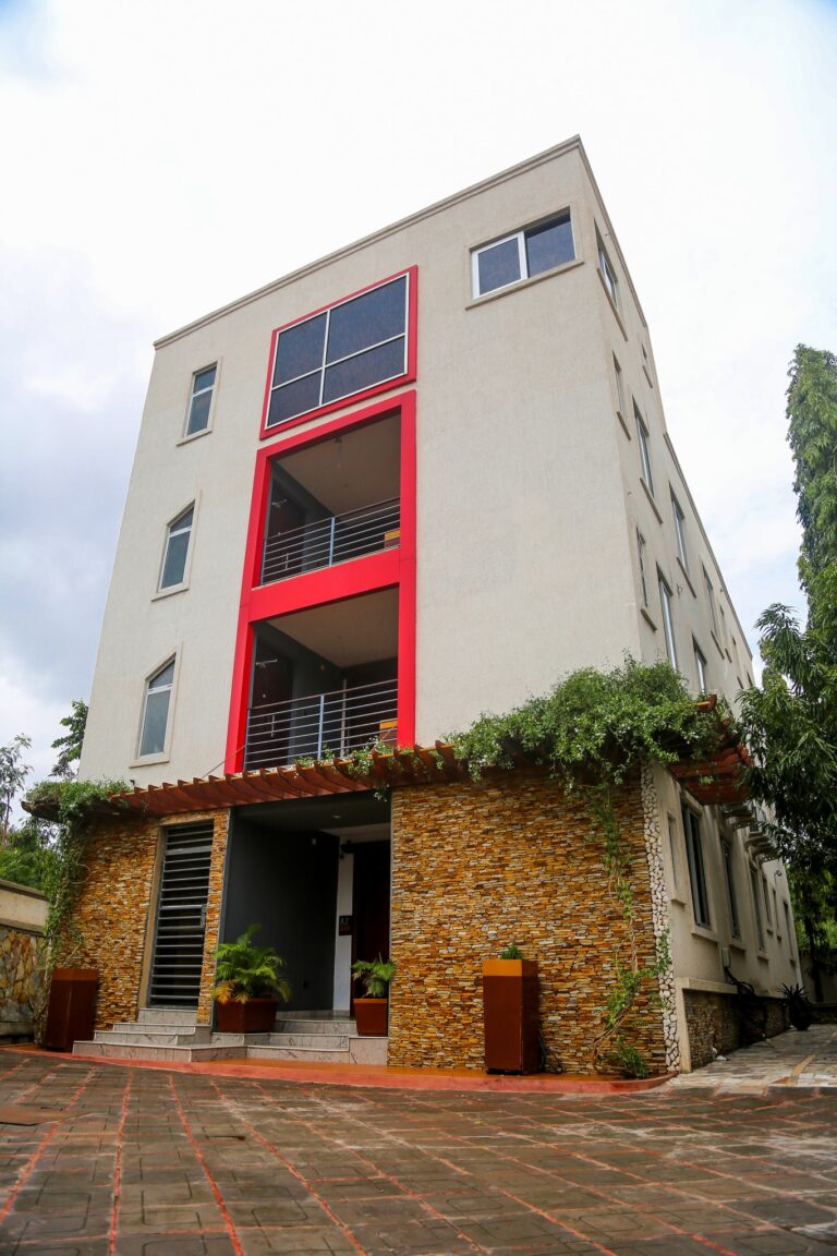 393817962 322476123720210 9129731040910373483 n 768x1152