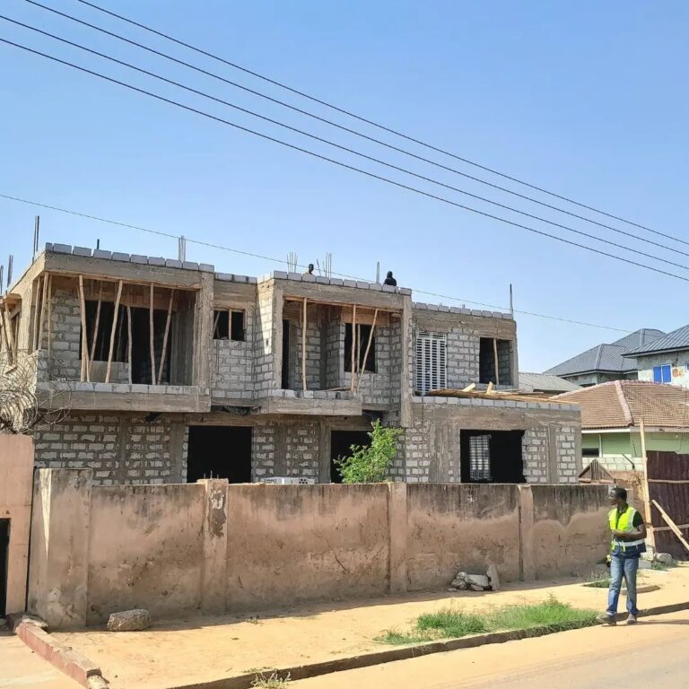 432173102 228529300282413 6883787377145406693 n 768x768