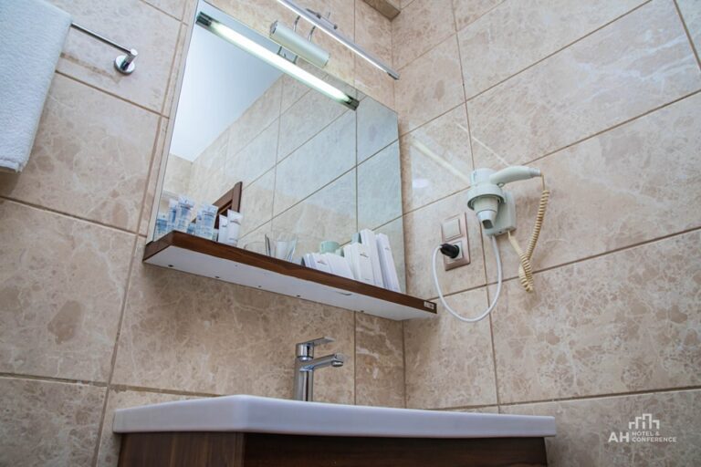 434027323 968711725258204 6025288139540520093 n 768x512