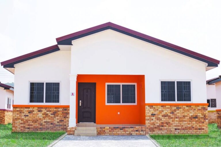 Mayflower front 1024x683 1 768x512