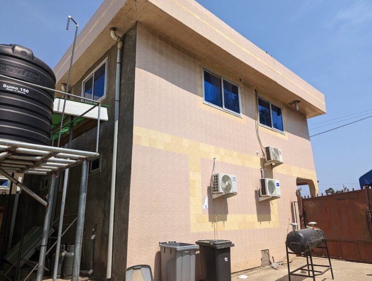 PXL 20221201 124014446 768x579