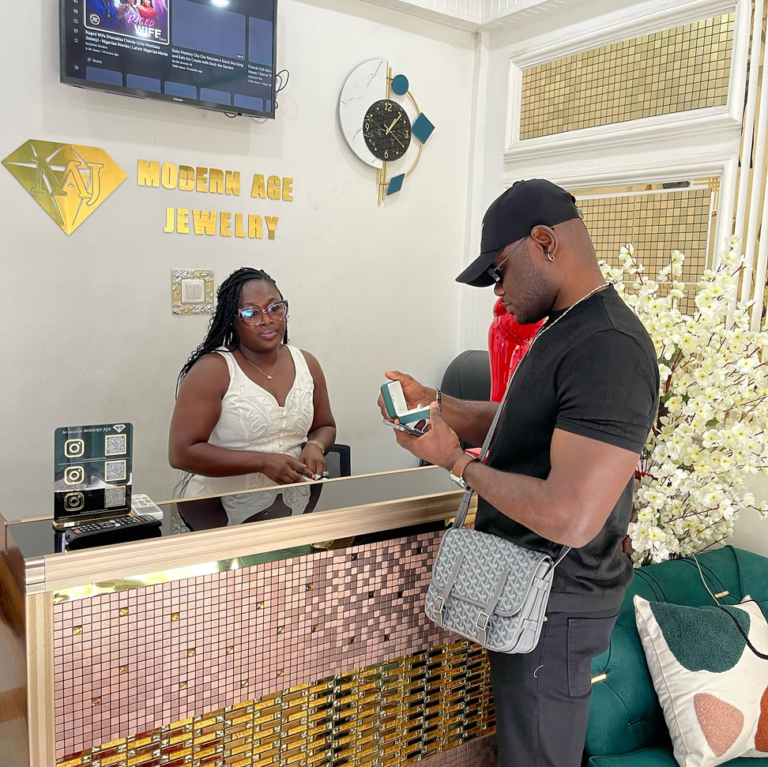 Screenshot 2024 11 21 at 17 17 37 20 Facebook 768x767