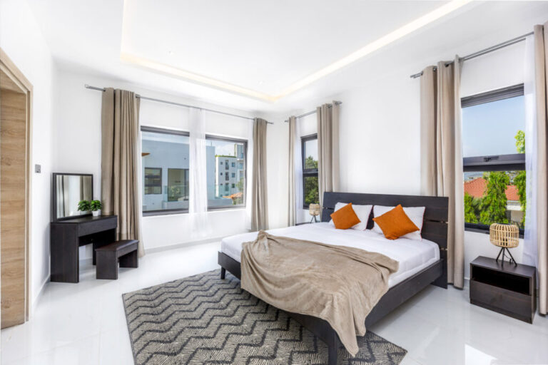 WPL UNDER 1024x683 1 768x512